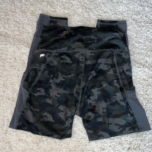 Fabletics power hold full length leggings camouflage size small - Picture 6 of 6